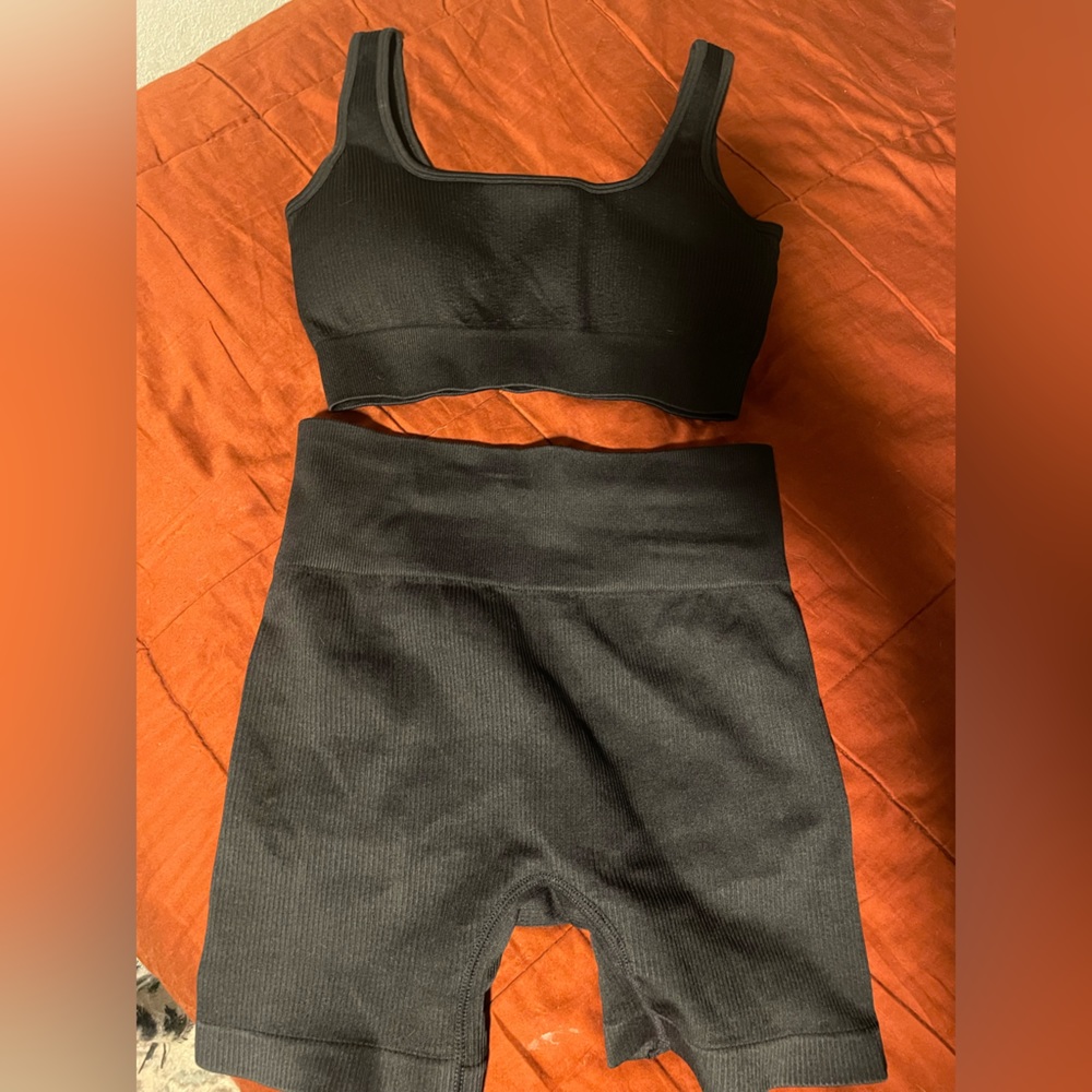 NWOT Biker short and top set